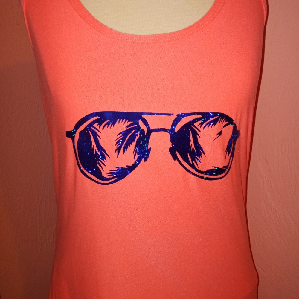 Handmade women's graphic tank top size XL